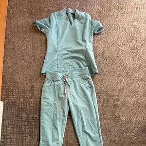 Figs Women's Light Blue Scrub Set